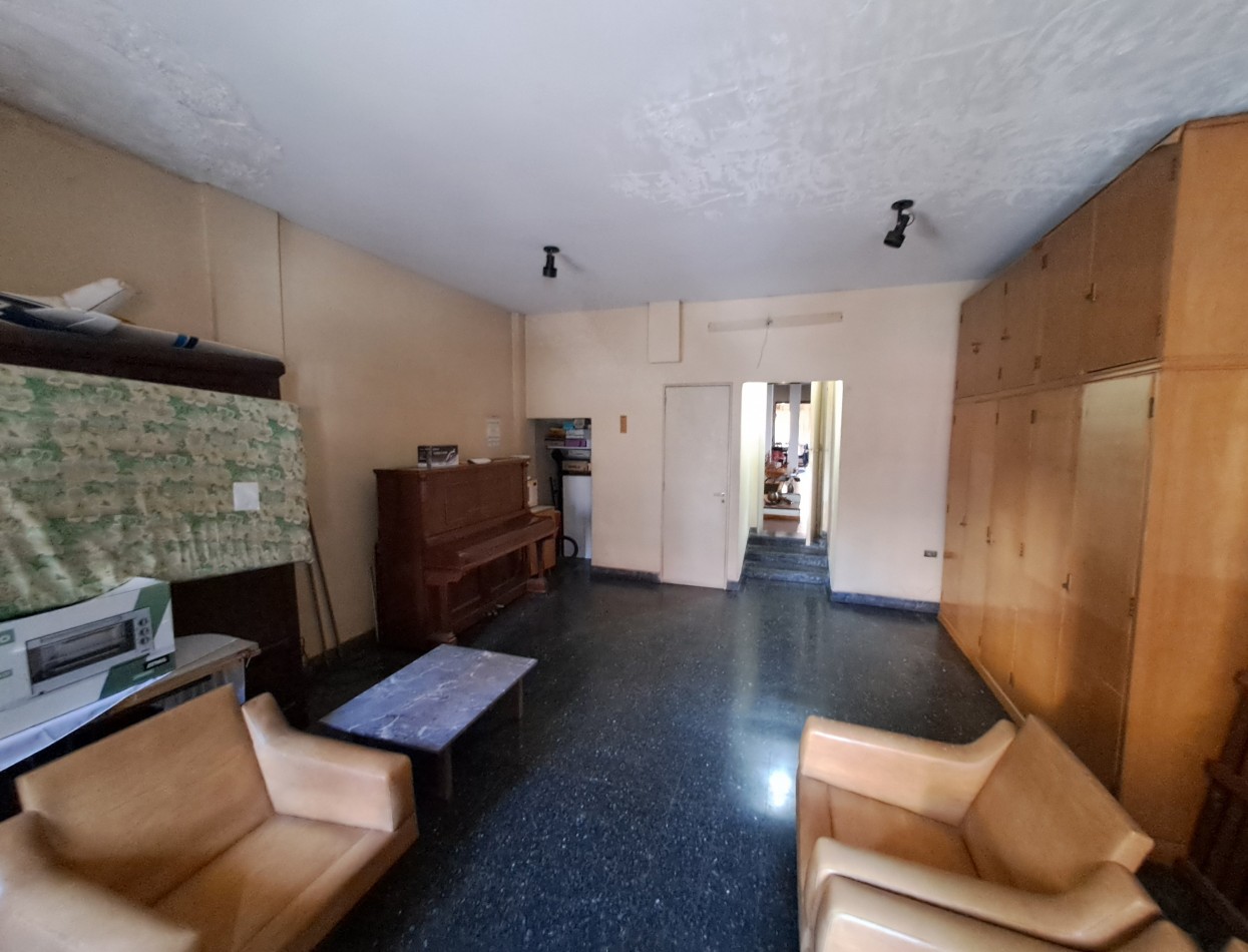 Venta Casa 5 Ambientes Con Lote Propio De 301 M2, Ideal Desarrollo Inmobiliario. Devoto