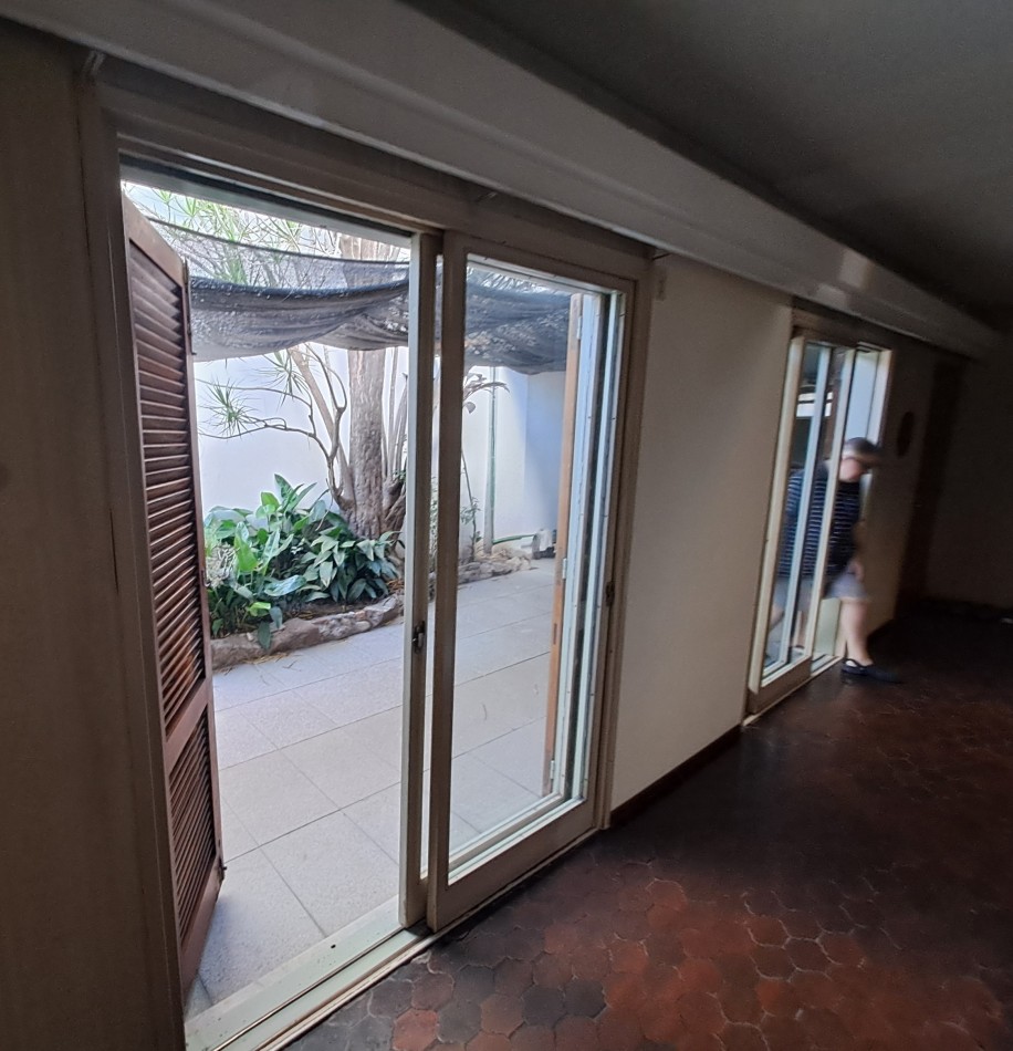 Venta Casa 5 Ambientes Con Lote Propio De 301 M2, Ideal Desarrollo Inmobiliario. Devoto