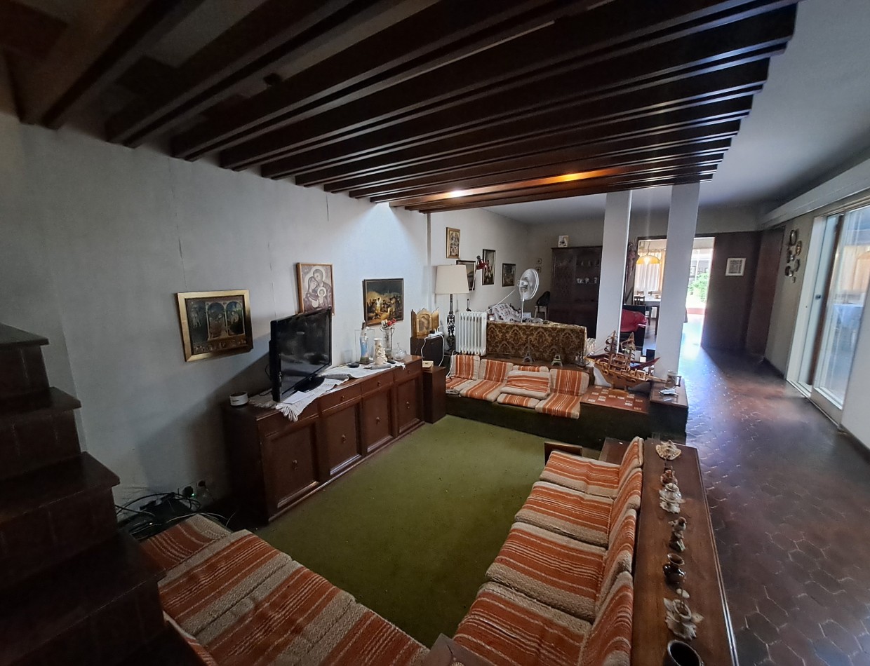 Venta Casa 5 Ambientes Con Lote Propio De 301 M2, Ideal Desarrollo Inmobiliario. Devoto