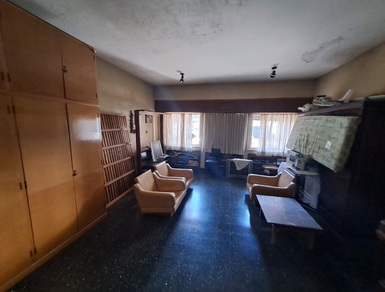 Venta Casa 5 Ambientes Con Lote Propio De 301 M2, Ideal Desarrollo Inmobiliario. Devoto