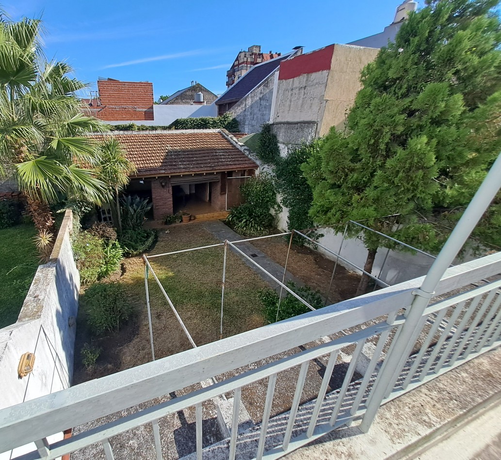 Venta Casa 5 Ambientes Con Lote Propio De 301 M2, Ideal Desarrollo Inmobiliario. Devoto