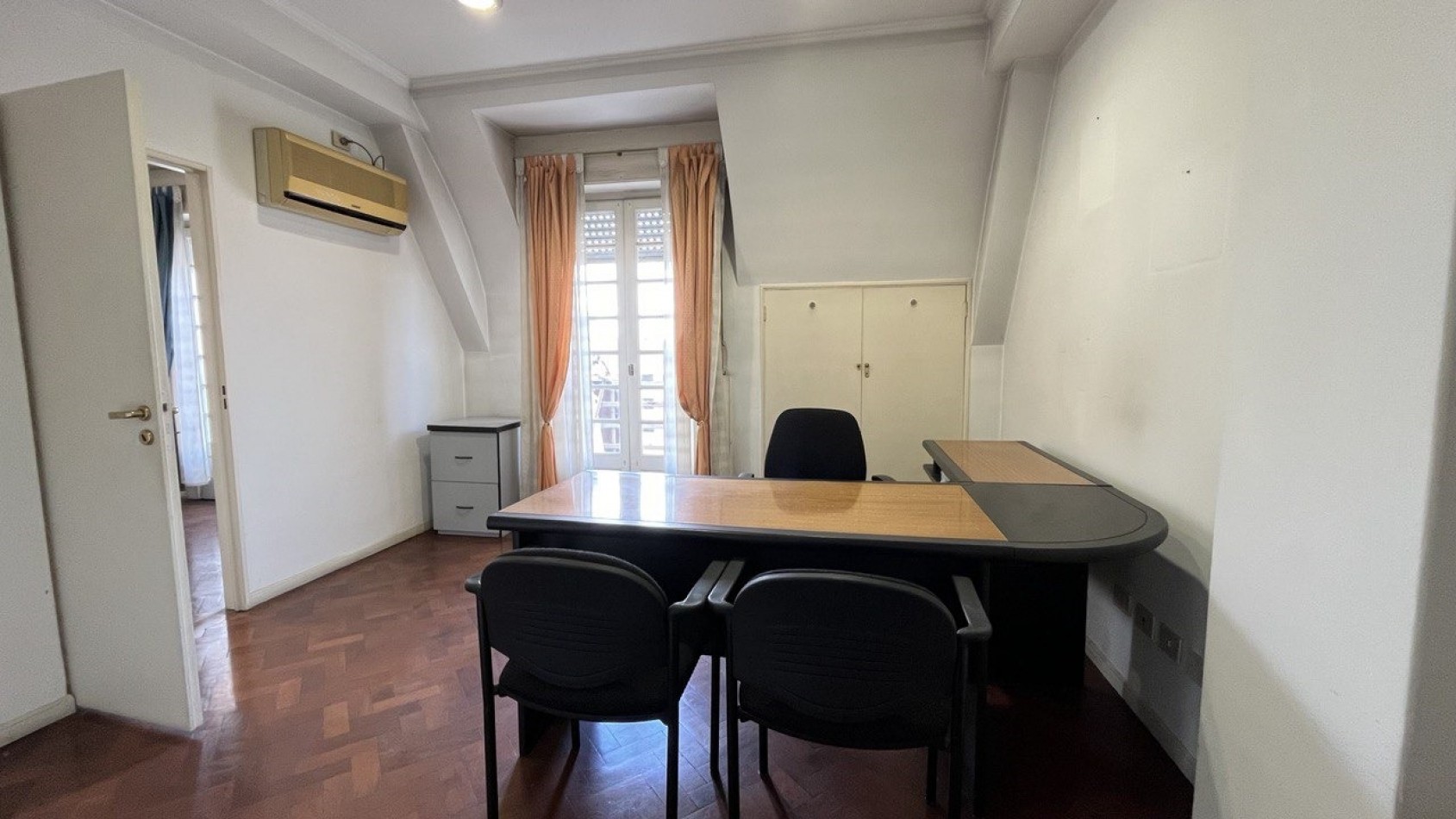 DEPARTAMENTO 4 AMBIENTES EN AV BELGRANO APTO PROFESIONAL - APTO CREDITO