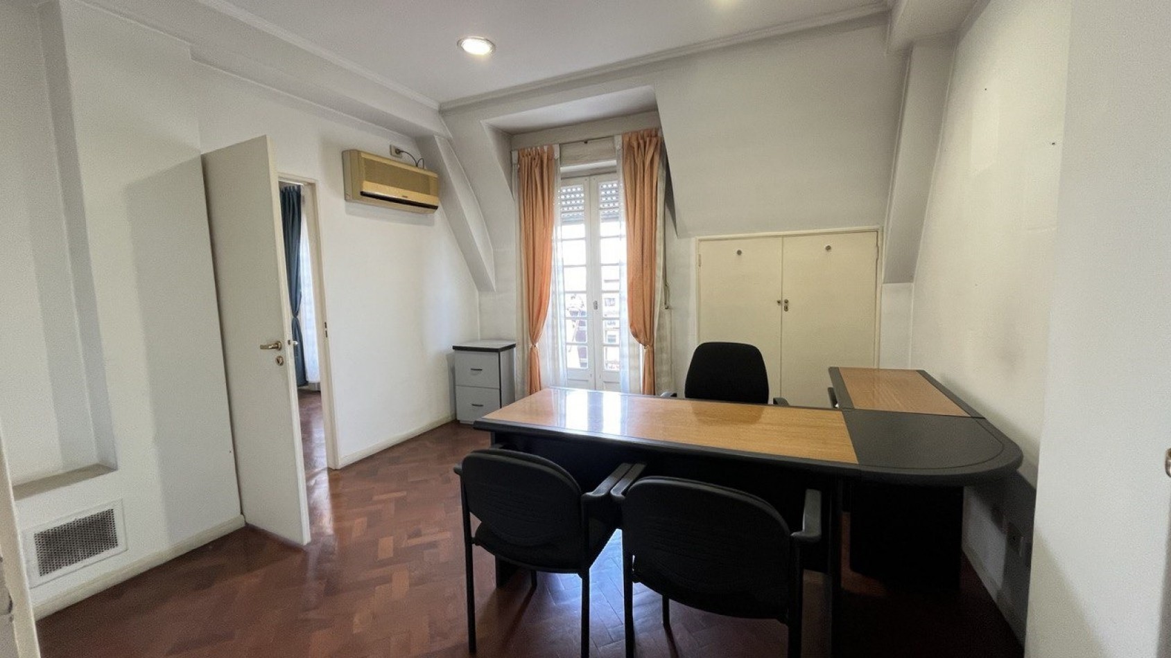 DEPARTAMENTO 4 AMBIENTES EN AV BELGRANO APTO PROFESIONAL - APTO CREDITO