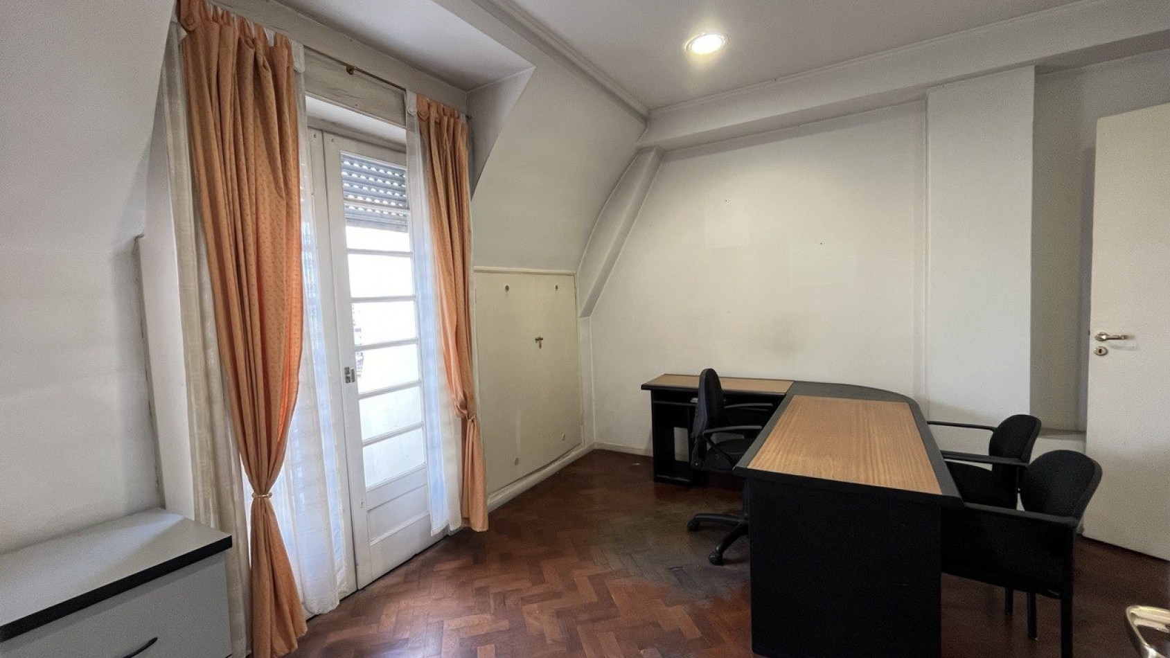 DEPARTAMENTO 4 AMBIENTES EN AV BELGRANO APTO PROFESIONAL - APTO CREDITO